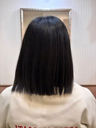 ミディアム 吉井 愛のヘアスタイル