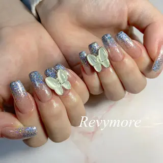 ミディアム ネイル nail salon Revymoreのネイルデザイン