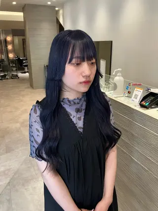 ロング カラー サキ🤍ハイトーン 🩰くびれ巻きヘアのヘアスタイル