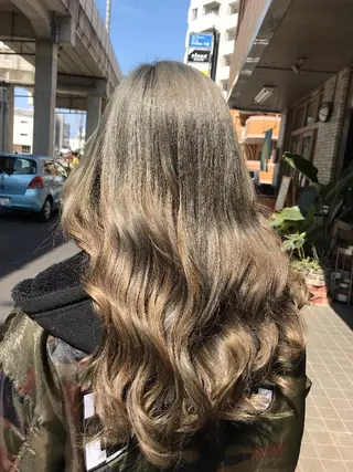ロング カラー 前之園 ひかるのヘアスタイル