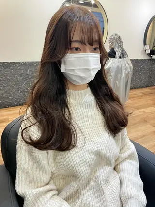 ロング レイヤーカット、 大人可愛い　中村美羅のヘアスタイル