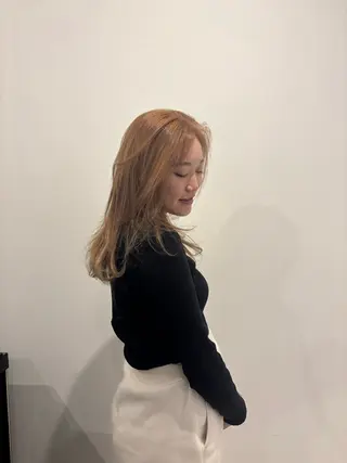 セミロング カラー 熊取谷 茉那のヘアスタイル