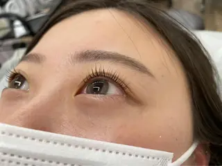 マツエク・マツパ 赤み無し柔らかカラー 【梅田】madokaのヘアスタイル