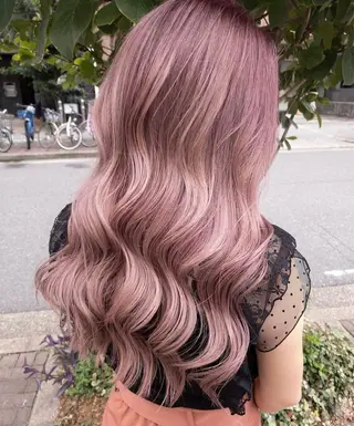 ロング ﾊｲﾗｲﾄ/ﾚｲﾔｰ ｶｯﾄ/大嶽謙のヘアスタイル