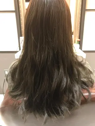 ロング カラー Avery SHINのヘアスタイル