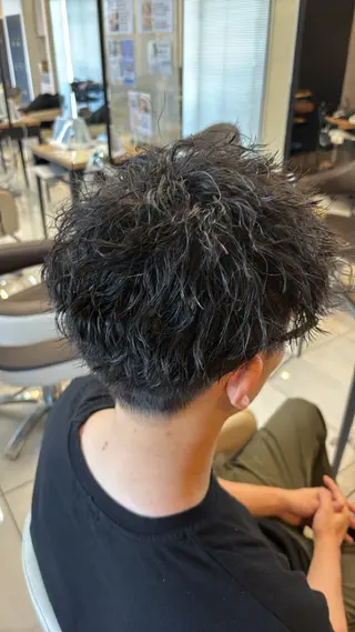 ショート パーマ メンズ RAY Field 小佐井悠未のヘアスタイル