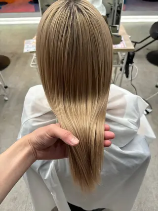 酸性ストレート /ハイトーン/つばさのヘアスタイル