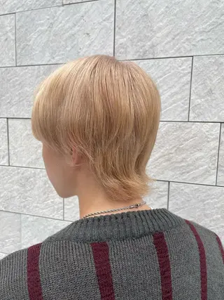 ショート 横浜🦋ハイトーン 🫐シャドウルーツのヘアスタイル
