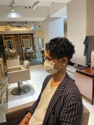 ショート パーマ メンズ レイヤーカット 特化型シオンのヘアスタイル