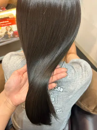カラー 久保 璃々花のヘアスタイル