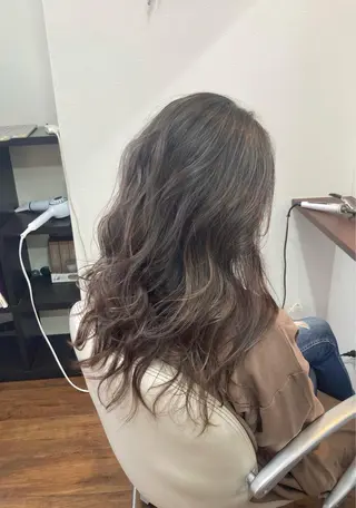 ロング カラー ヘアと眉Otsuka Hikari💆‍♀のヘアスタイル