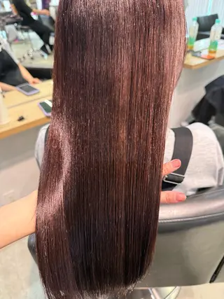 ミディアム カラー インナーカラー 推し ブリーチ 髪質改善のヘアスタイル