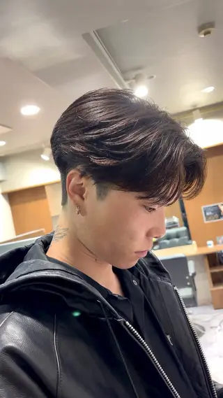 ショート メンズ 曲がる縮毛 フェザー ニュアンス  佐々木のヘアスタイル