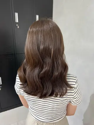 ロング カラー 小森聖奈 韓国風レイヤーカットのヘアスタイル