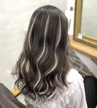 ロング 久屋４番徒歩2分/ ブリーチ・縮毛・谷崎のヘアスタイル