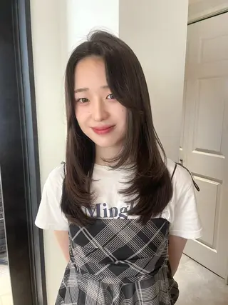 セミロング カラー レイヤーカット 韓国ヘアayameのヘアスタイル