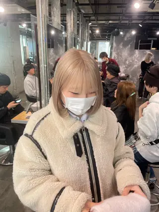 ショート カラー ハイトーン 横浜💞ミオのヘアスタイル