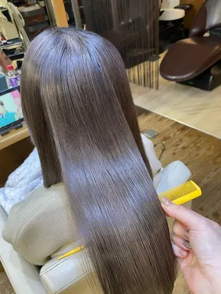 ミディアム 山木 裕子のヘアスタイル