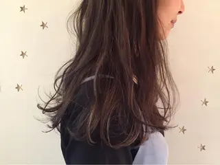 ロング 市川 千夏のヘアスタイル