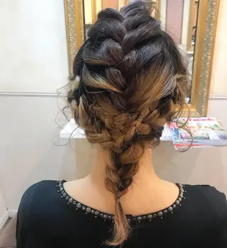ヘアアレンジ 岩谷/ブリーチ 🪽透明感カラーのヘアスタイル