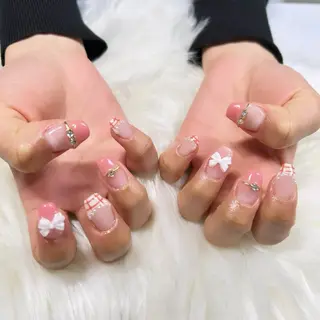 ネイル Queen ネイル&アイラッシュのマツエク・マツパデザイン