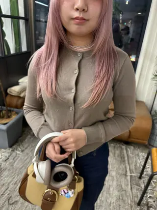 ロング Cocona 🦤 /ブリーチ/艶カラーのヘアスタイル