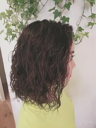 ミディアム 井上 真利のヘアスタイル