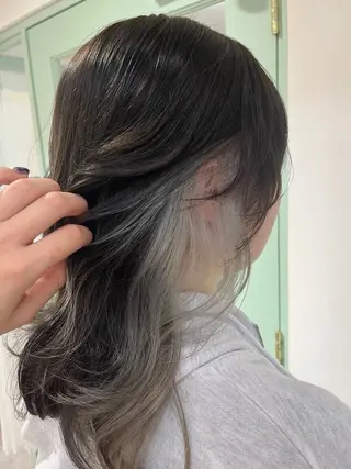 セミロング ひかり HAZELのヘアスタイル