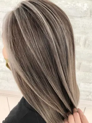 ミディアム 白井 秀太郎のヘアスタイル