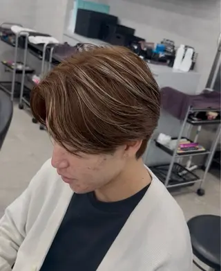 ショート カラー 福井祥太／海外風 /プードルパーマのヘアスタイル