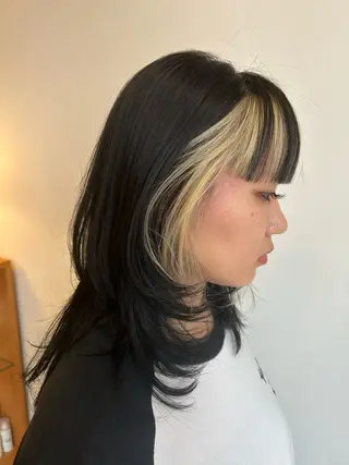 セミロング カラー 内田 めいのヘアスタイル