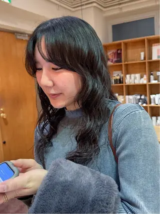 ミディアム パーマ 大橋 芽衣のヘアスタイル