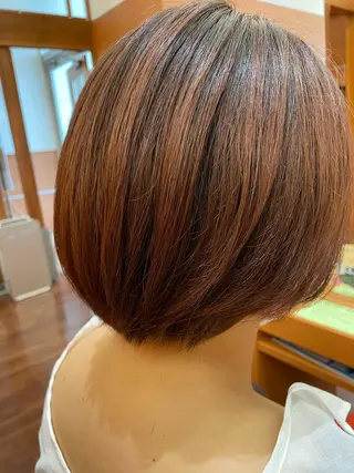 ショート カラー スタイル所属・セト マユミのヘアスタイル