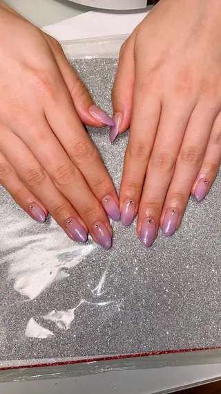 ネイル VIERU 🌈🎀💖のネイルデザイン