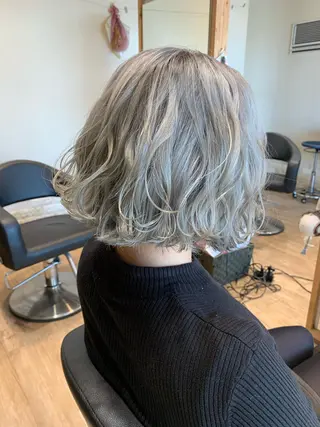 ショート カラー 大久保 隆蔵のヘアスタイル