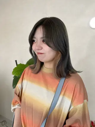 ミディアム カラー 長山 茉白のヘアスタイル