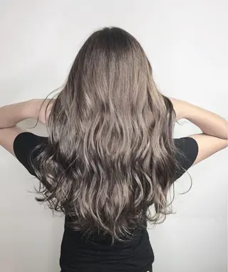 ロング カラー _WHITE+ 南海難波店のヘアスタイル