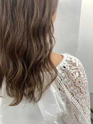 セミロング カラー leben serikaのヘアスタイル