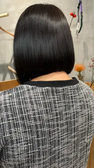瑠己杏 :ボブ/ ハイトーンワンカラーのヘアスタイル
