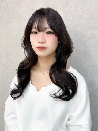 カラー Hz/ヘルツ SHIHOのヘアスタイル