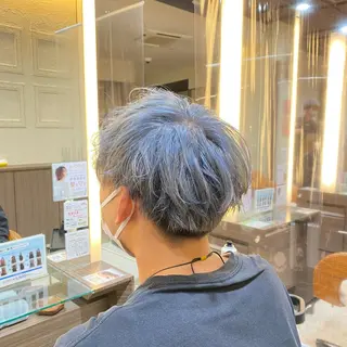 カラー メンズ スパイラル波巻き パーマ井本汰壱のヘアスタイル