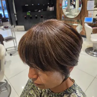 ショート カラー 韓国風パーマ、白髪ぼ かし マキノタカユキのヘアスタイル