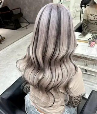 ロング カラー フジマ ハルナのヘアスタイル