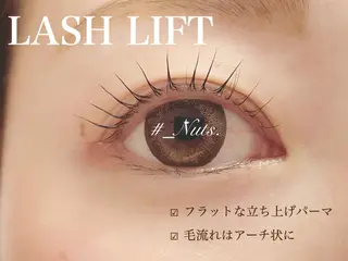 マツエク・マツパ 土居 夏美/束感マツエクのマツエク・マツパデザイン