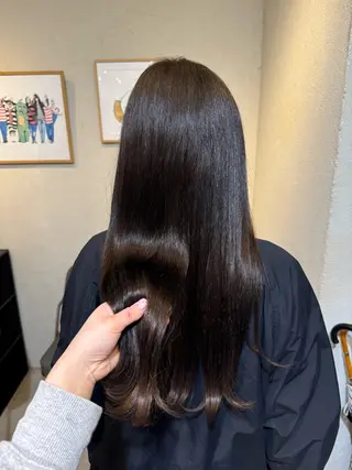 ロング 西尾 愛のヘアスタイル