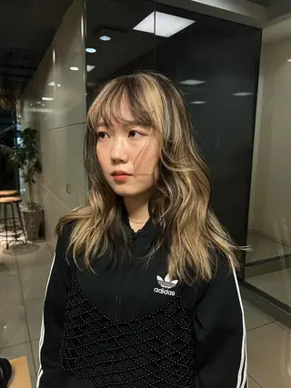 セミロング カラー 垢抜け小顔レイヤー オリーブ/スミレのヘアスタイル