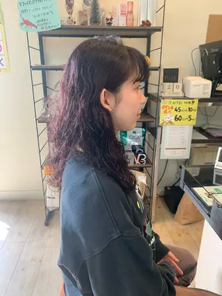 ロング パーマ 荒島 由佳のヘアスタイル