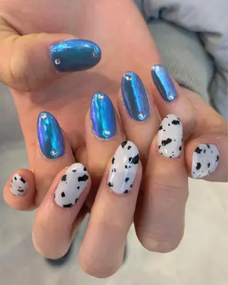 ネイル Shiori・:* 💫のネイルデザイン