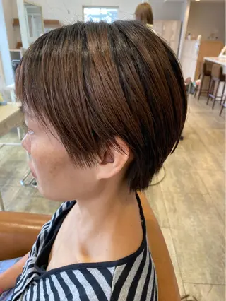 ショート 大島 瑞穂　ビズヘアーのマツエク・マツパデザイン