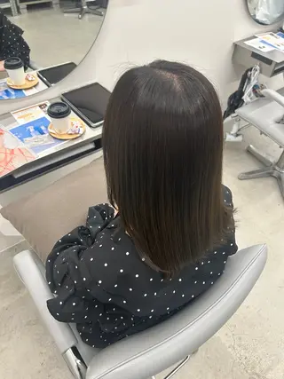 カラー 阿部 美波のヘアスタイル